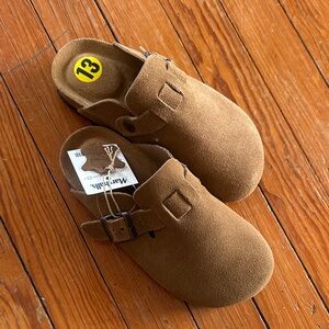 NWT Kids Cushionaire Brown Suede Clogs